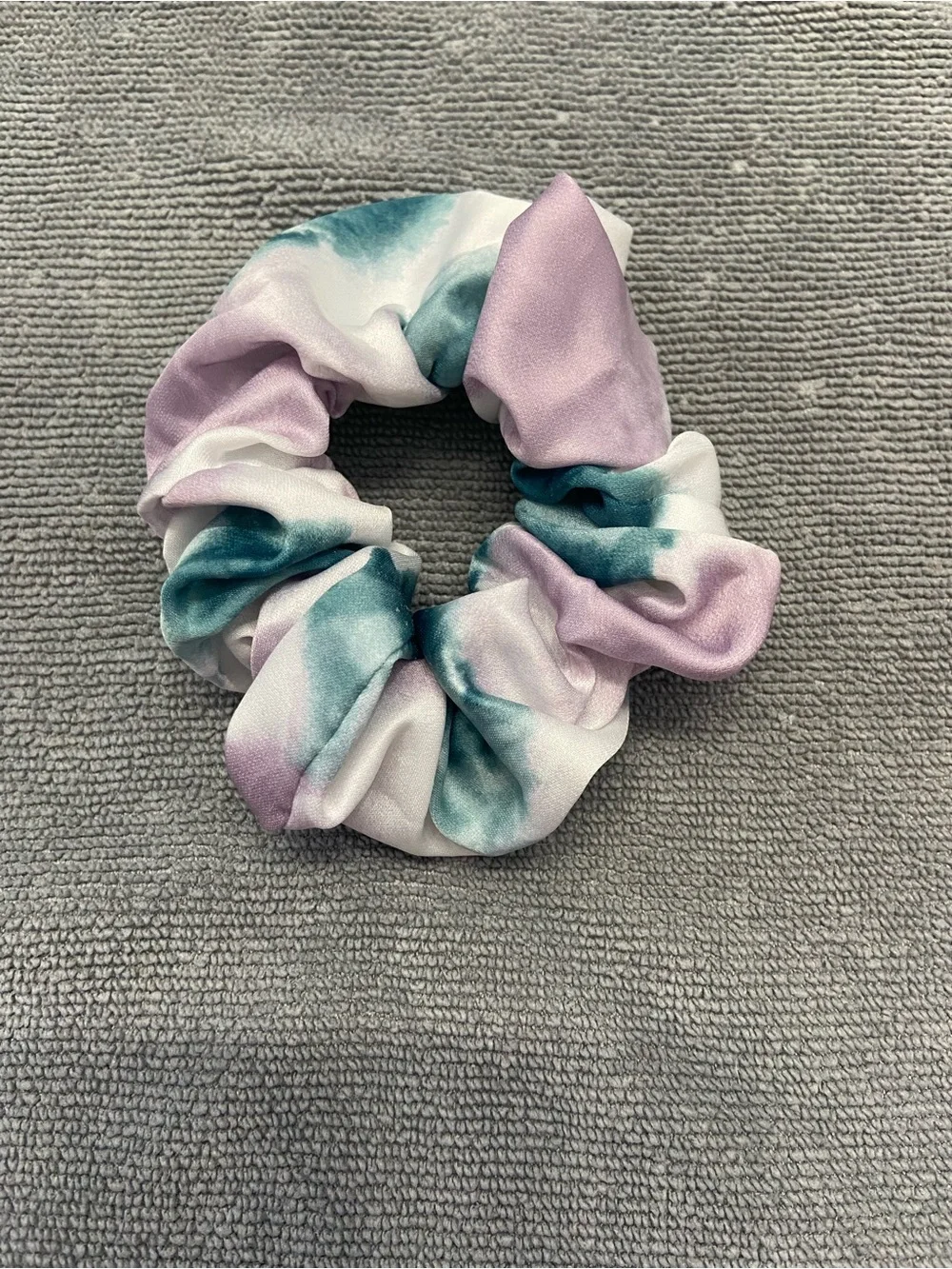 🔆Free with purchase 🔆 Satin Scrunchie